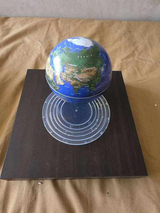 MAGNETIC GLOBE