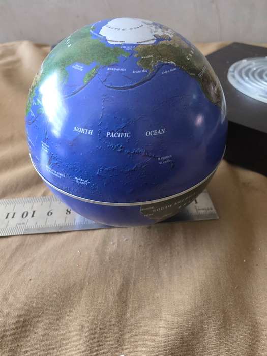 MAGNETIC GLOBE