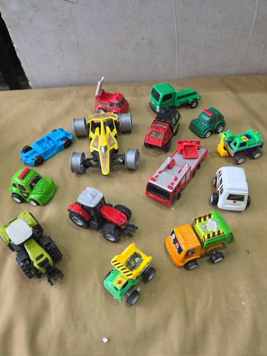 JOBLOT KIDS TOY CARS