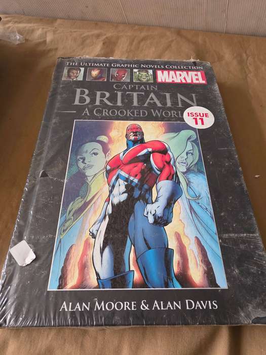 MARVEL SUPERHEROES HARDCOVER COMIC (CAPTAIN BRITAIN)