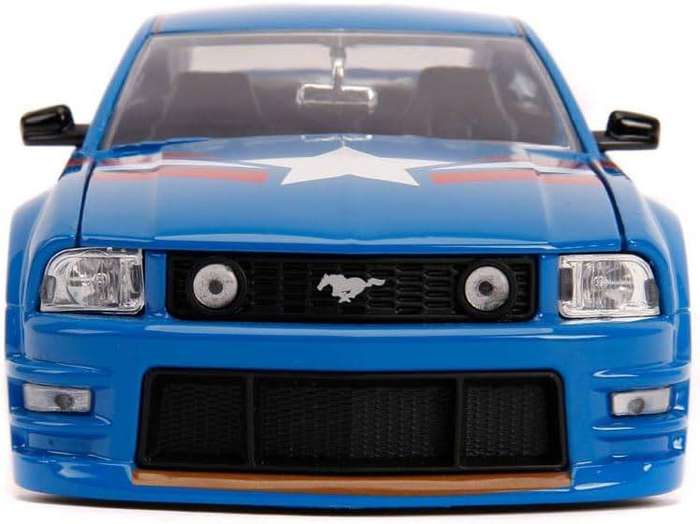 Jada 1:24 2006 Ford Mustang and Captain America Figurine