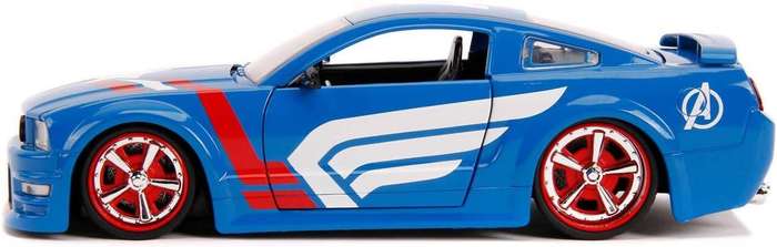 Jada 1:24 2006 Ford Mustang and Captain America Figurine