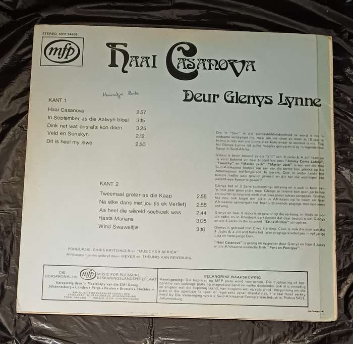 GLENYS LYNNE - HAAI CASANOVA