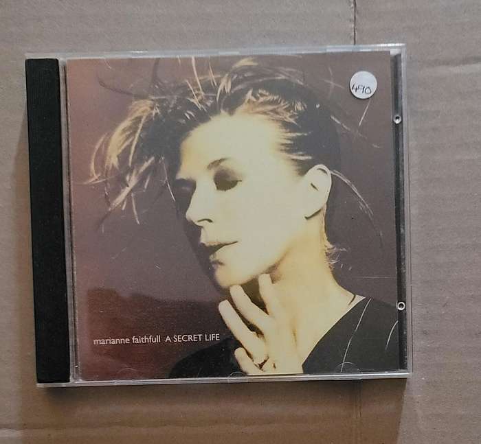 MARIANNE FAITHFULL - A SECRET LIFE