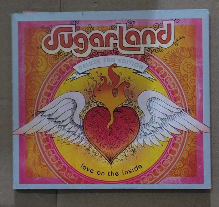 SUGARLAND - LOVE ON THE INSIDE