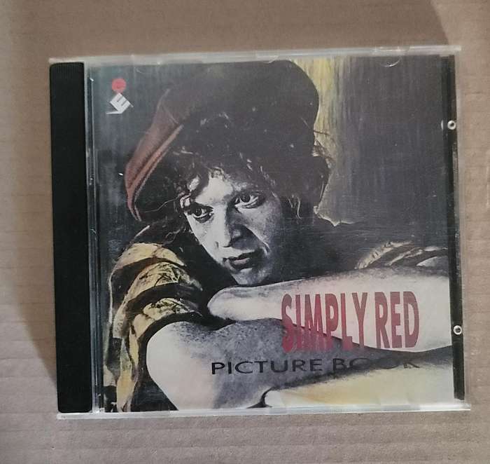 SIMPLY RED - PICTURE BOOK