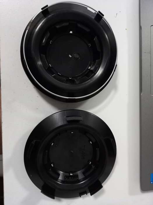 Mercedes center caps