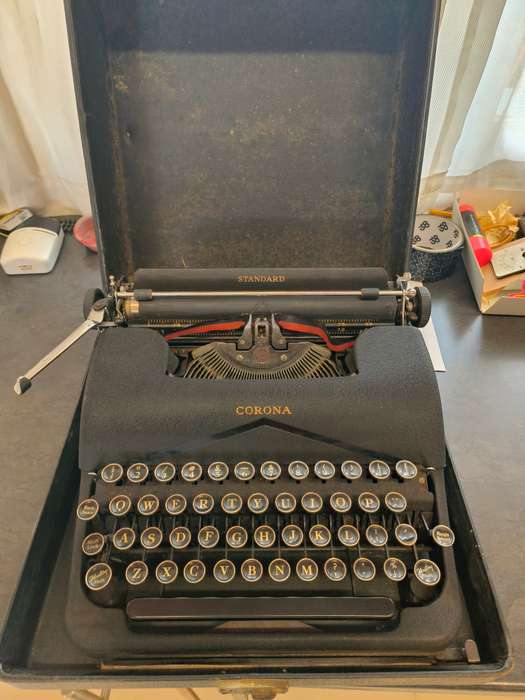 Vintage (1930's) Corona Standard Typewriter with Carry case and user manual
