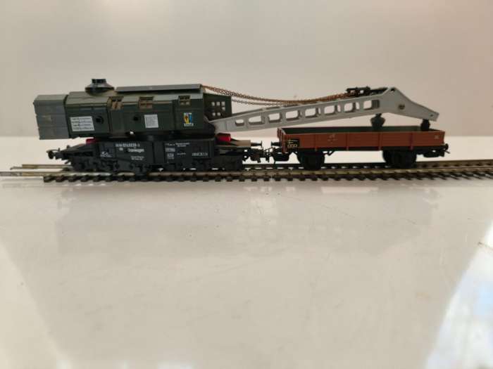 Liliput Crane and Wagon (Lot 461)