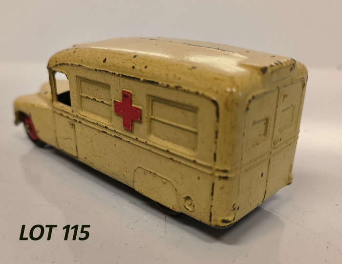 Dinky Toys - #30h Daimler Ambulance (Lot 115)