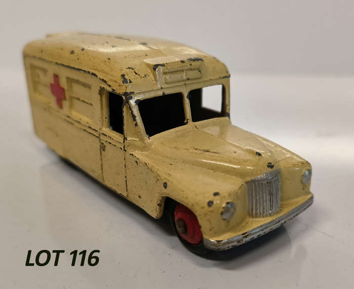 Dinky Toys - #30h Daimler Ambulance (Lot 115)