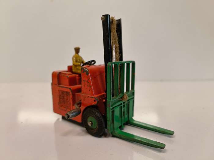 Dinky Toys - #14c Coventry Climax Forklift Truck ( Lot 121)