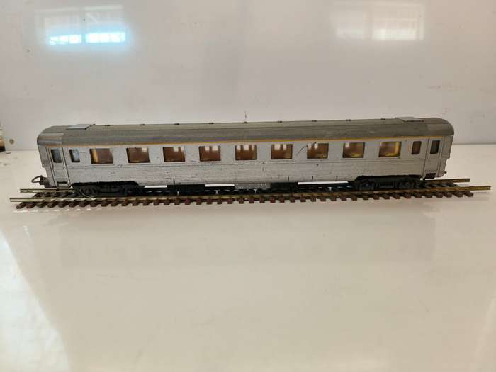 Lima "SNCF" French Corridor Coach (Lot 335)