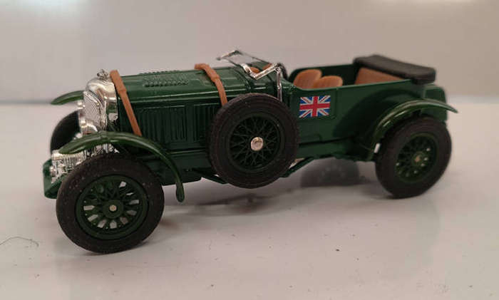 Models of Yesteryear -  Y2 Bentley 1930 Race (Lot 630)