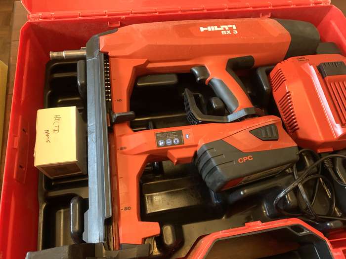 Hilti BX 3-L (02) Battery Operated Fastening Nail Gun with Bluetooth.