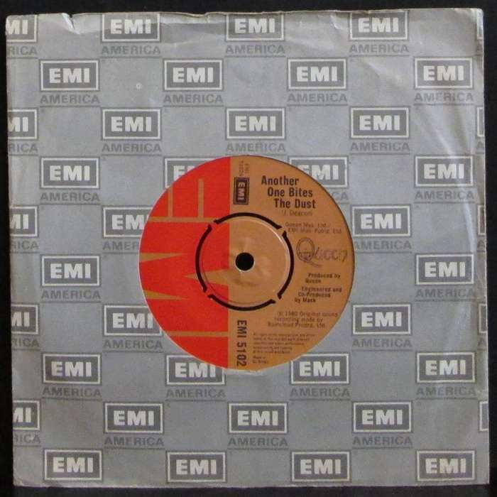 QUEEN - ANOTHER ONE BITES THE DUST / DRAGON ATTACK (7 SINGLE/VINYL)