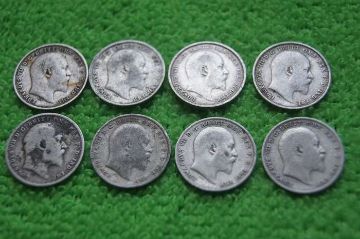 4 Monarch Great Britain Silver 3 Pence Collection - 30 Coins