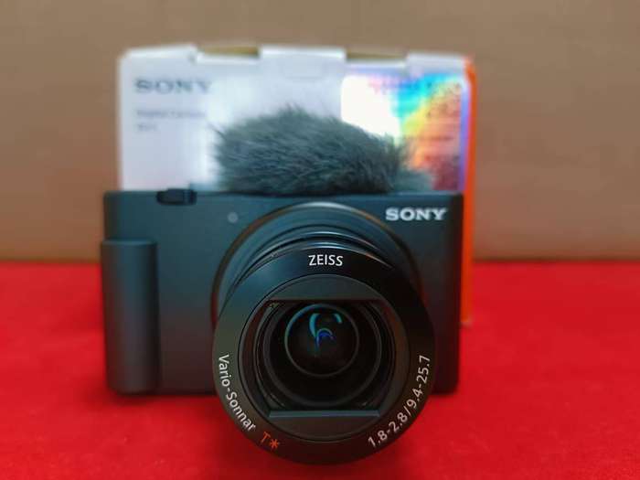  Sony ZV-1 Vlogging Camera