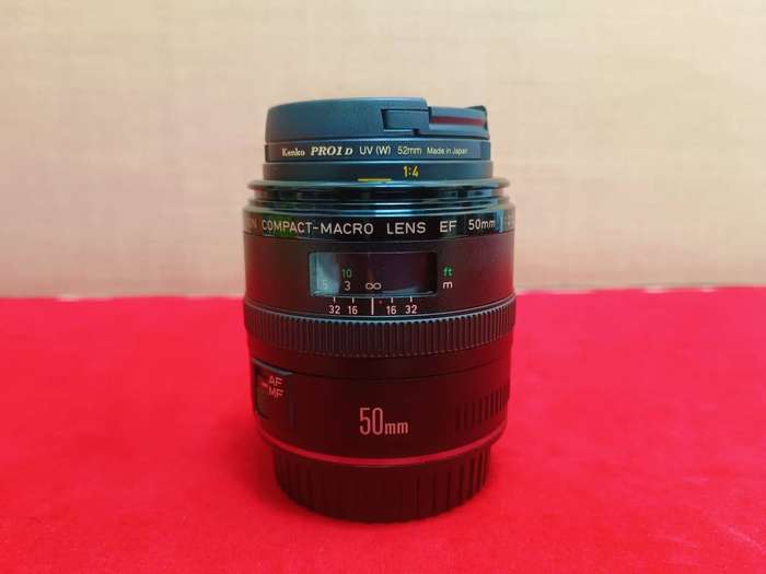 Canon EF 50mm f/2.5 Compact Macro Lens