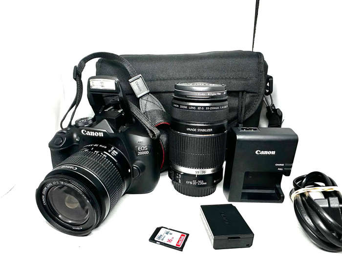 Canon EOS2000D with 2x Lens and accessories
