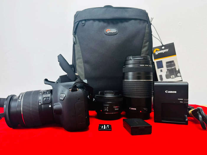 Canon EOS2000D with 3x Lens + Bag and accessories