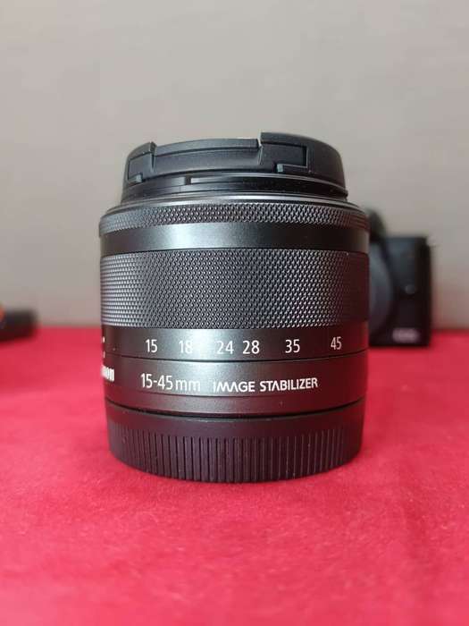 Canon EOS M50 Camera Kit