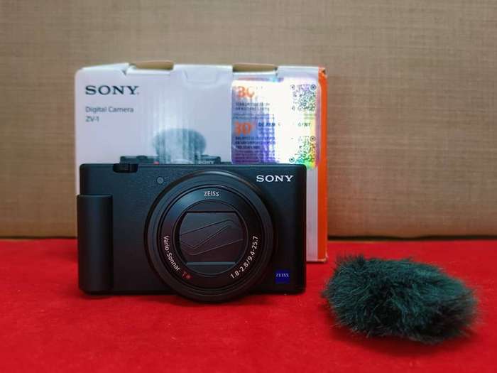  Sony ZV-1 Vlogging Camera