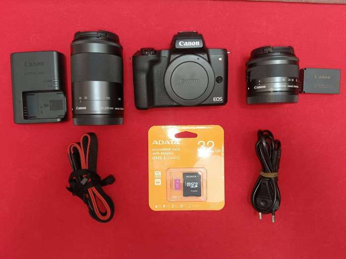 Canon EOS M50 Camera Kit