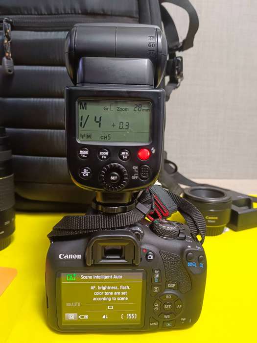 Canon EOS 2000D DSLR Complete Kit
