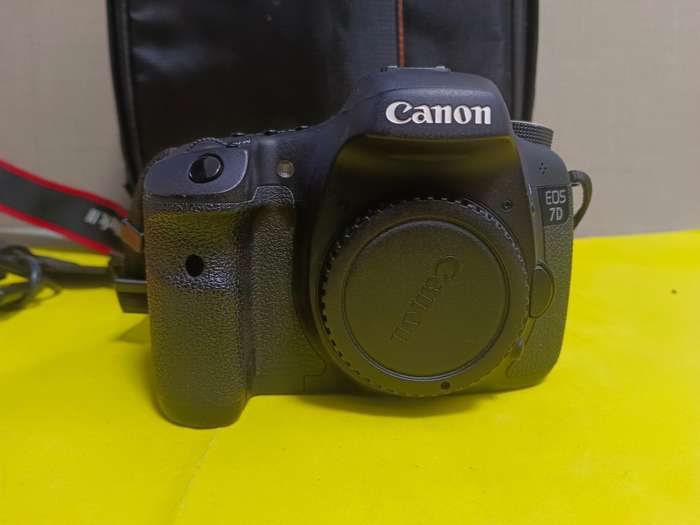Canon EOS 7D Camera Kit for Sale