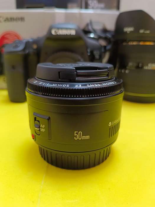 Canon EOS 7D DSLR Camera Kit with Lenses (50mm & 10-20mm)