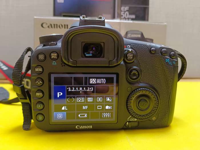 Canon EOS 7D DSLR Camera Kit with Lenses (50mm & 10-20mm)