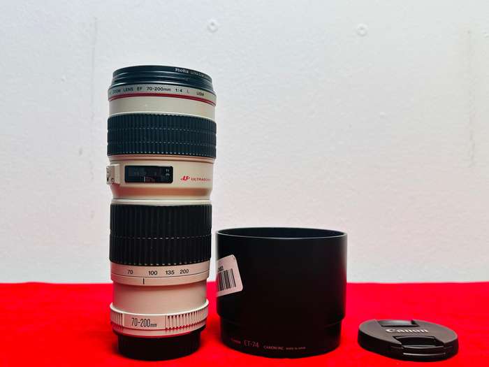 Canon EF 70-200mm f/4L USM Telephoto Zoom Lens  Condition: Excellent  Clean glass, smooth zoom