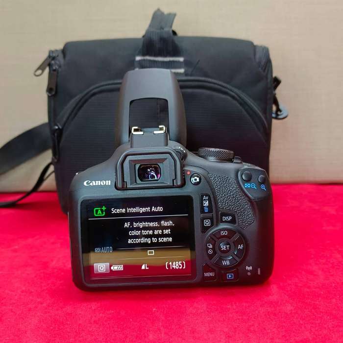 Canon EOS 2000D DSLR Camera Kit