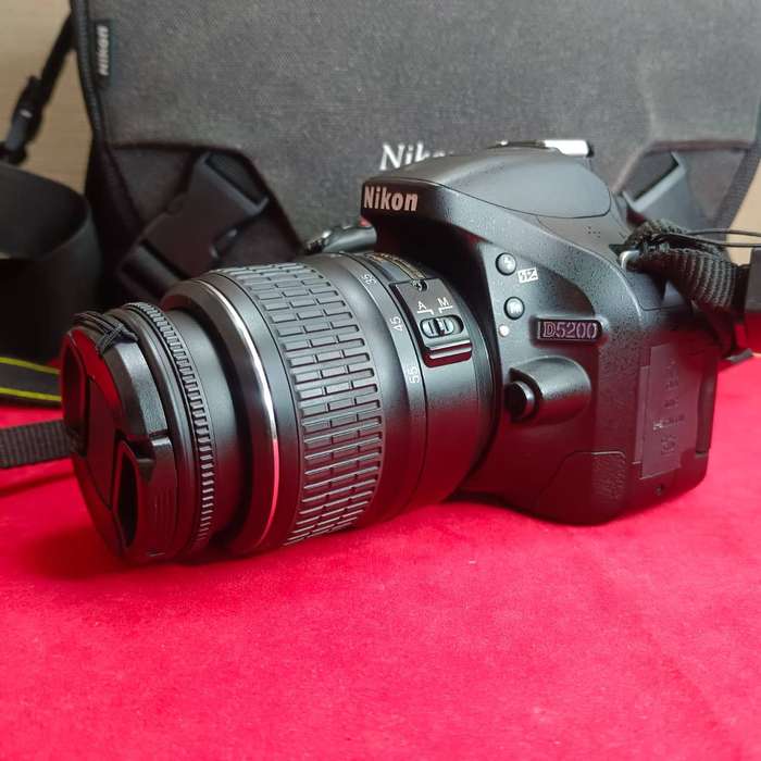 Nikon D5200 Camera Kit