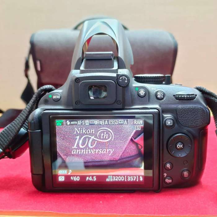 Nikon D5200 Camera Kit