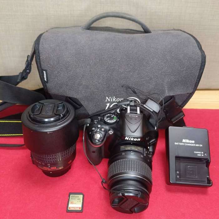 Nikon D5200 Camera Kit