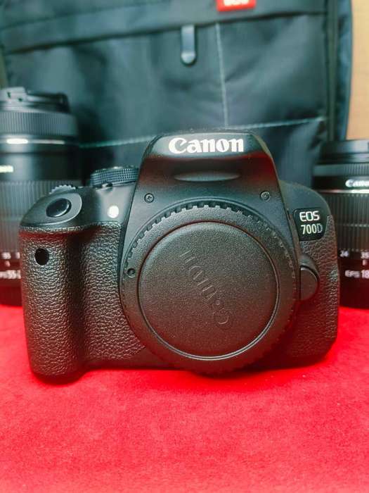 Canon EOS 700D DSLR Camera Kit  Complete Bundle with Lenses & Bag