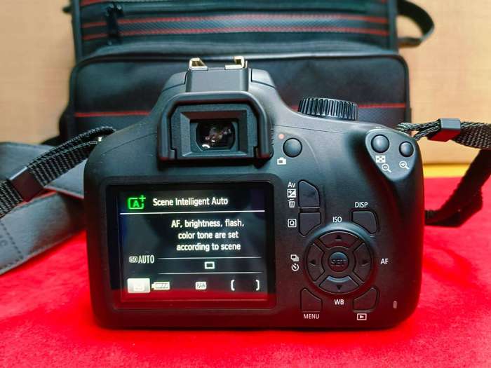 Canon EOS 4000D DSLR Starter Kit