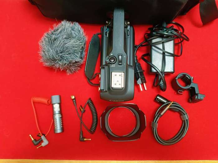 Canon XA10 Professional Camcorder Kit