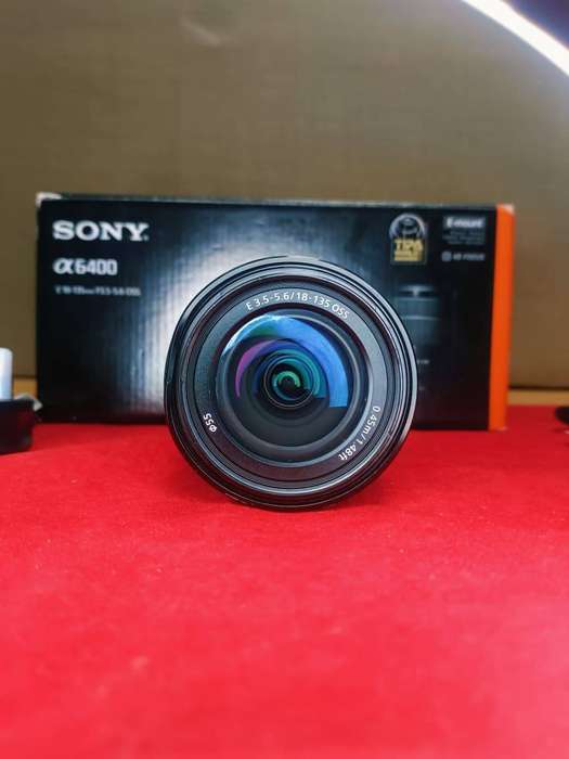 Sony Alpha 6400 Mirrorless Camera Kit
