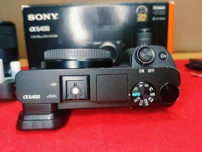 Sony Alpha 6400 Mirrorless Camera Kit