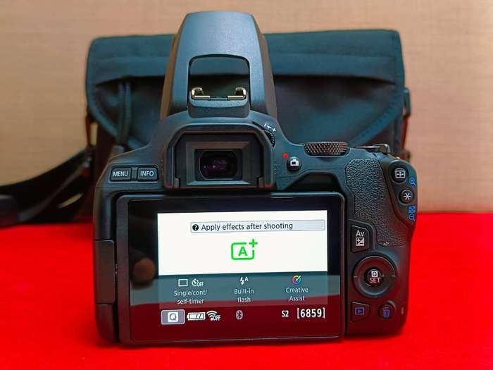 Canon EOS 250D DSLR Camera Kit