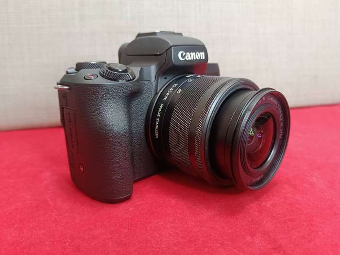 Canon EOS M50 Camera Kit