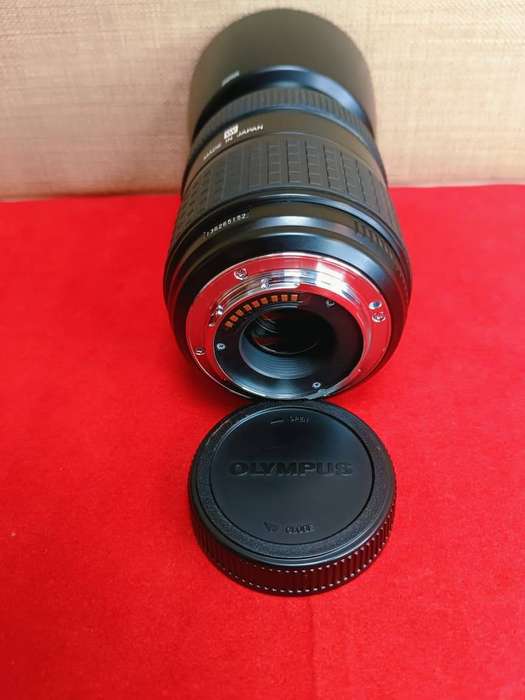 Olympus Zuiko Digital 40-150mm f/3.5-4.5 Telephoto Zoom Lens