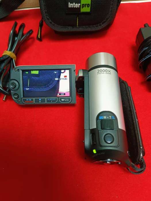 Canon Legria FS306 Camcorder Kit