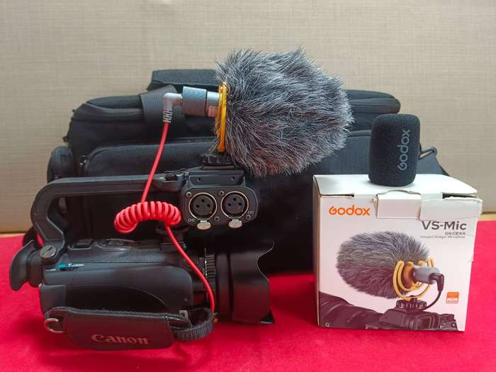 Canon XA10 Professional Camcorder Kit