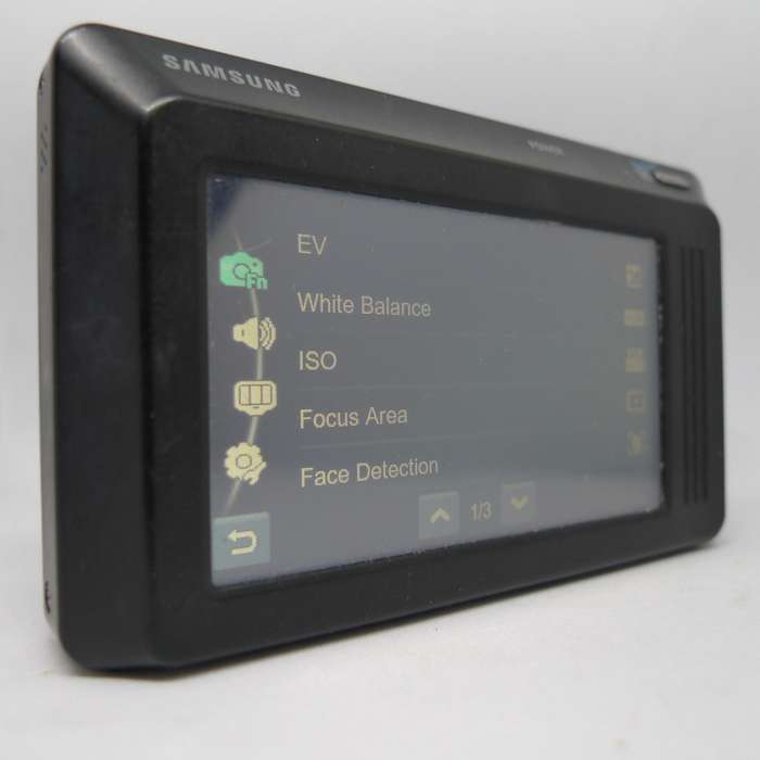 Samsung ST500 Dual Screen - 12.2 Megapixels - 4.6x Optical Zoom