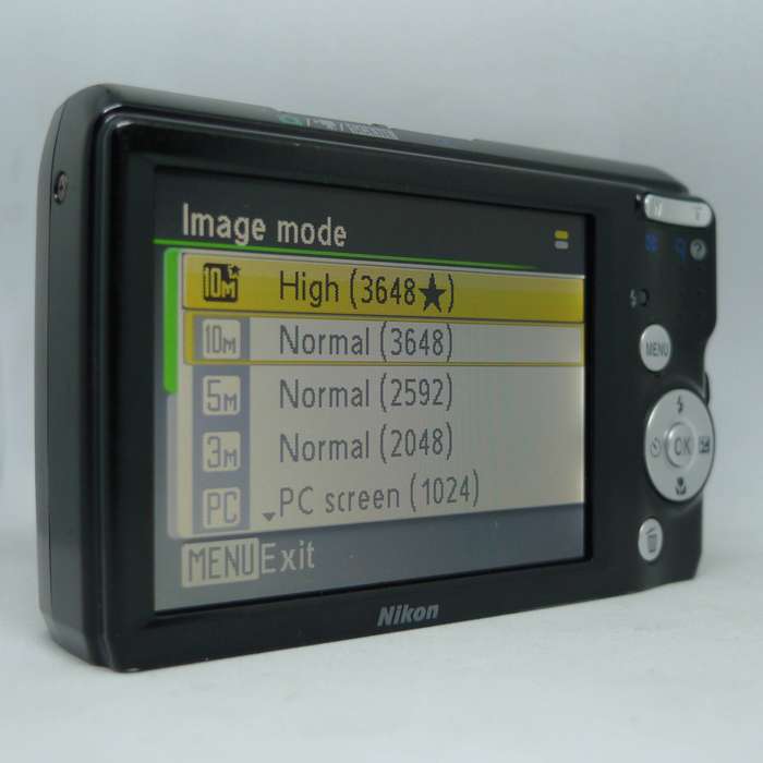 Nikon Coolpix L20 - 10 Megapixels - 3.6x Optical Zoom
