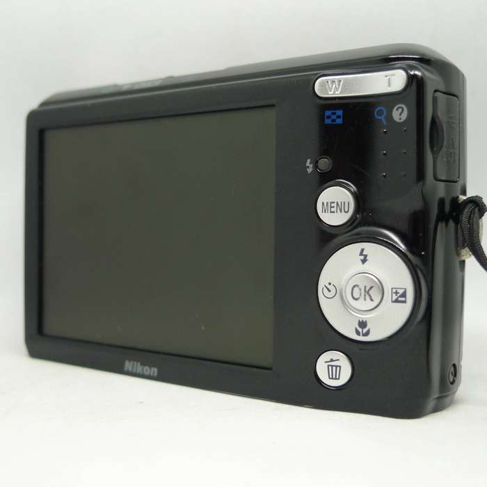 Nikon Coolpix L20 - 10 Megapixels - 3.6x Optical Zoom